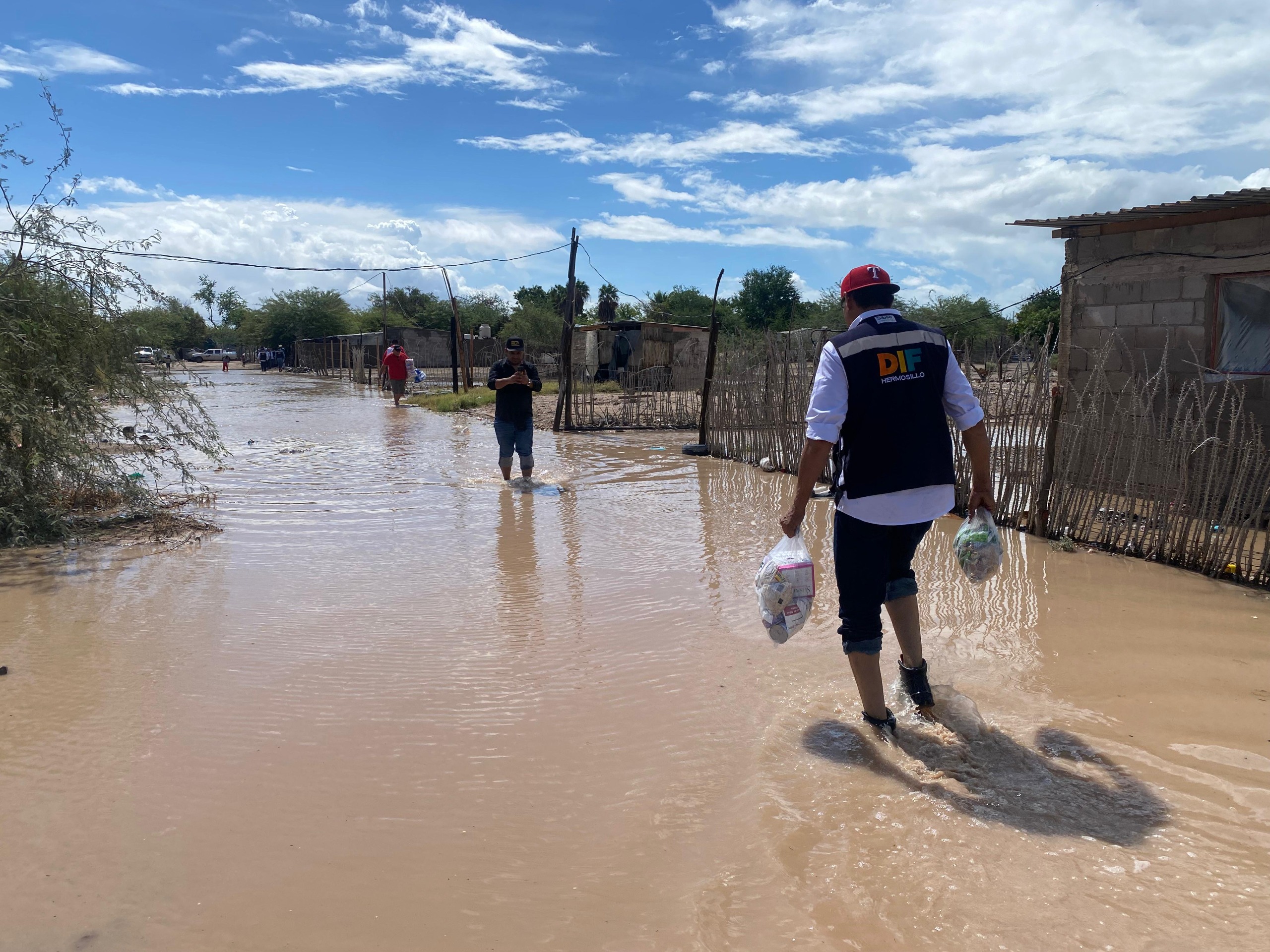 Ayuntamiento de Hermosillo mantiene atenci&oacute;n en zona  urbana y rural ante recientes lluvias