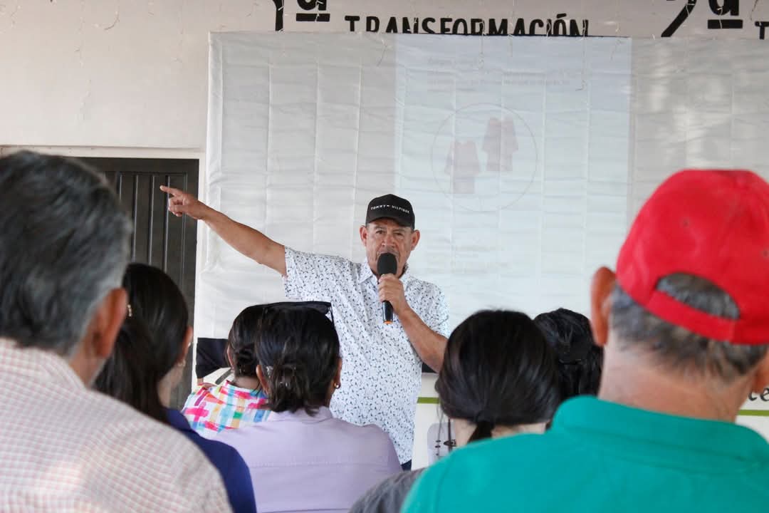 Diputado Pr&oacute;spero Valenzuela capacita a personal relacionada con el pr&oacute;ximo proceso electoral 