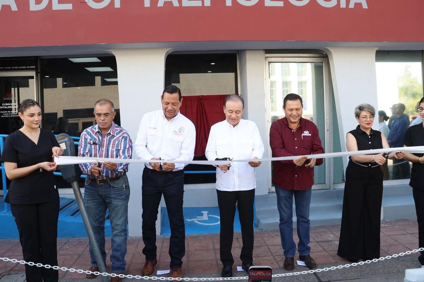 Inauguraci&oacute;n de la Cl&iacute;nica de Oftalmolog&iacute;a de ISSSTESON 