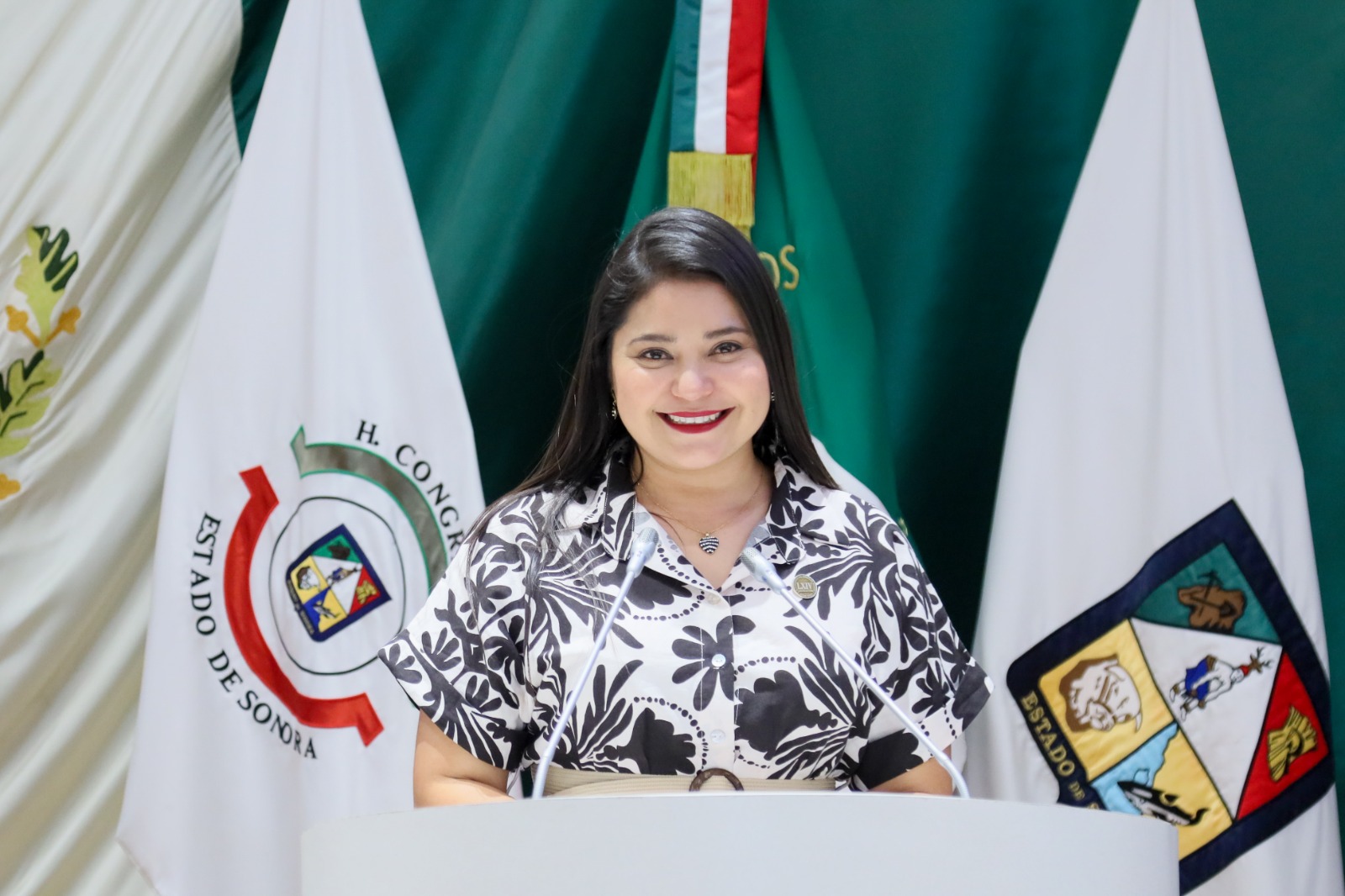 Diputada Deni Gast&eacute;lum propone crear la figura de divorcio sin expresi&oacute;n de causa 