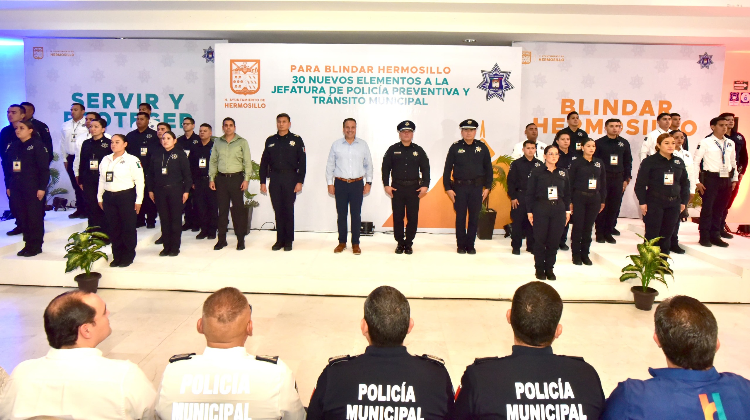 Refuerza To&ntilde;o Astiazar&aacute;n acciones en seguridad con nuevos agentes a la Polic&iacute;a Preventiva y Tr&aacute;nsito Municipal 
