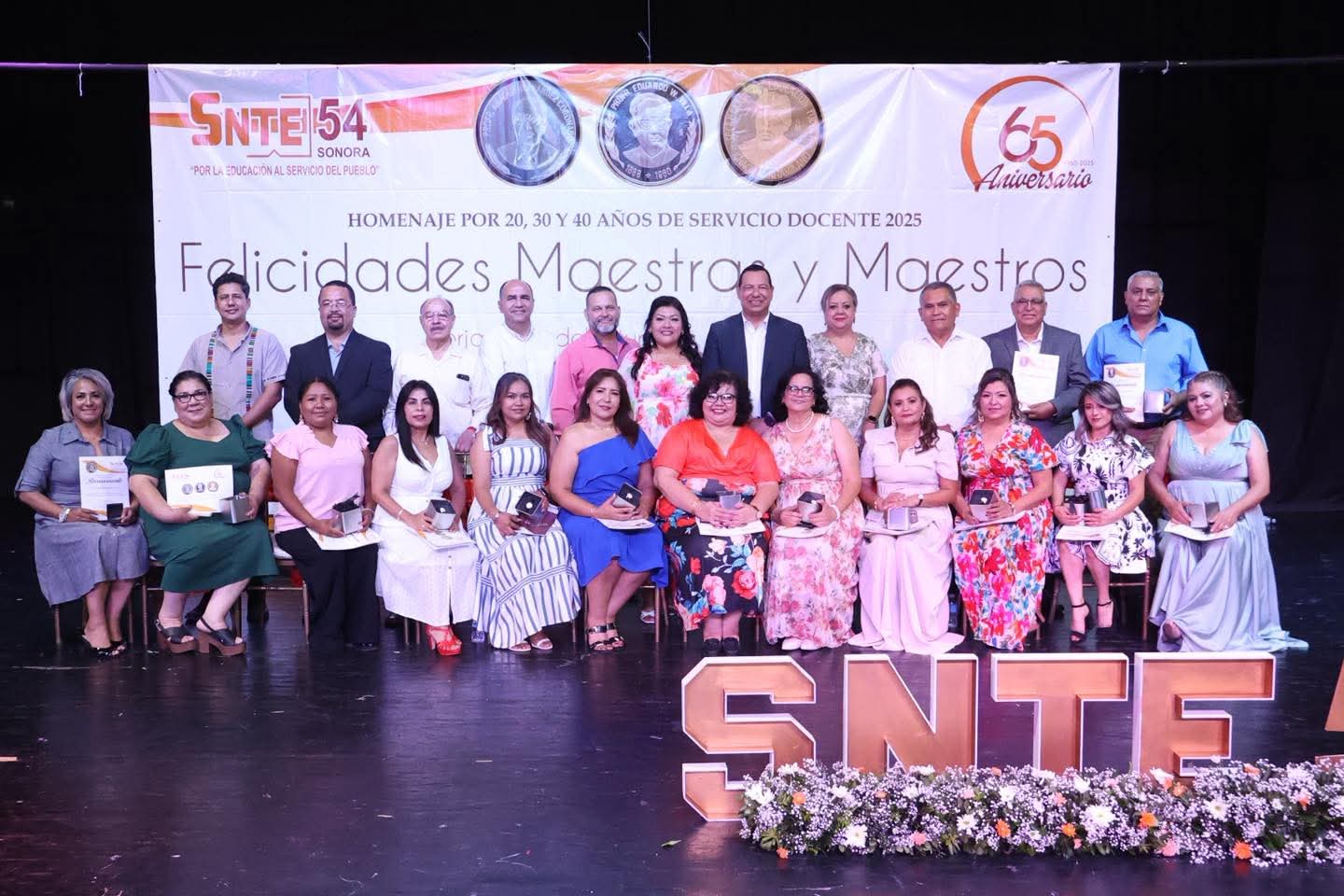 Mtro. Javier Ceballos, Secretario General de la Secci&oacute;n 54 del SNTE, expres&oacute;  su reconocimiento a los maestros de la Regi&oacute;n XI- Guaymas-Empalme