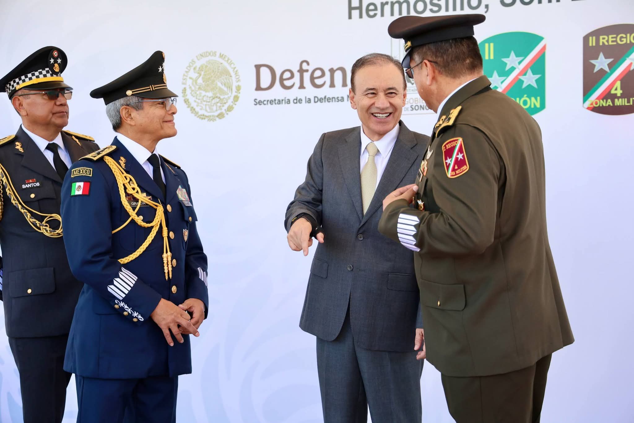 Alfonso Durazo asisti&oacute; a la Ceremonia de Ascensos y Condecoraciones 2025 del Ej&eacute;rcito, Fuerza A&eacute;rea Mexicana y Guardia Nacional 