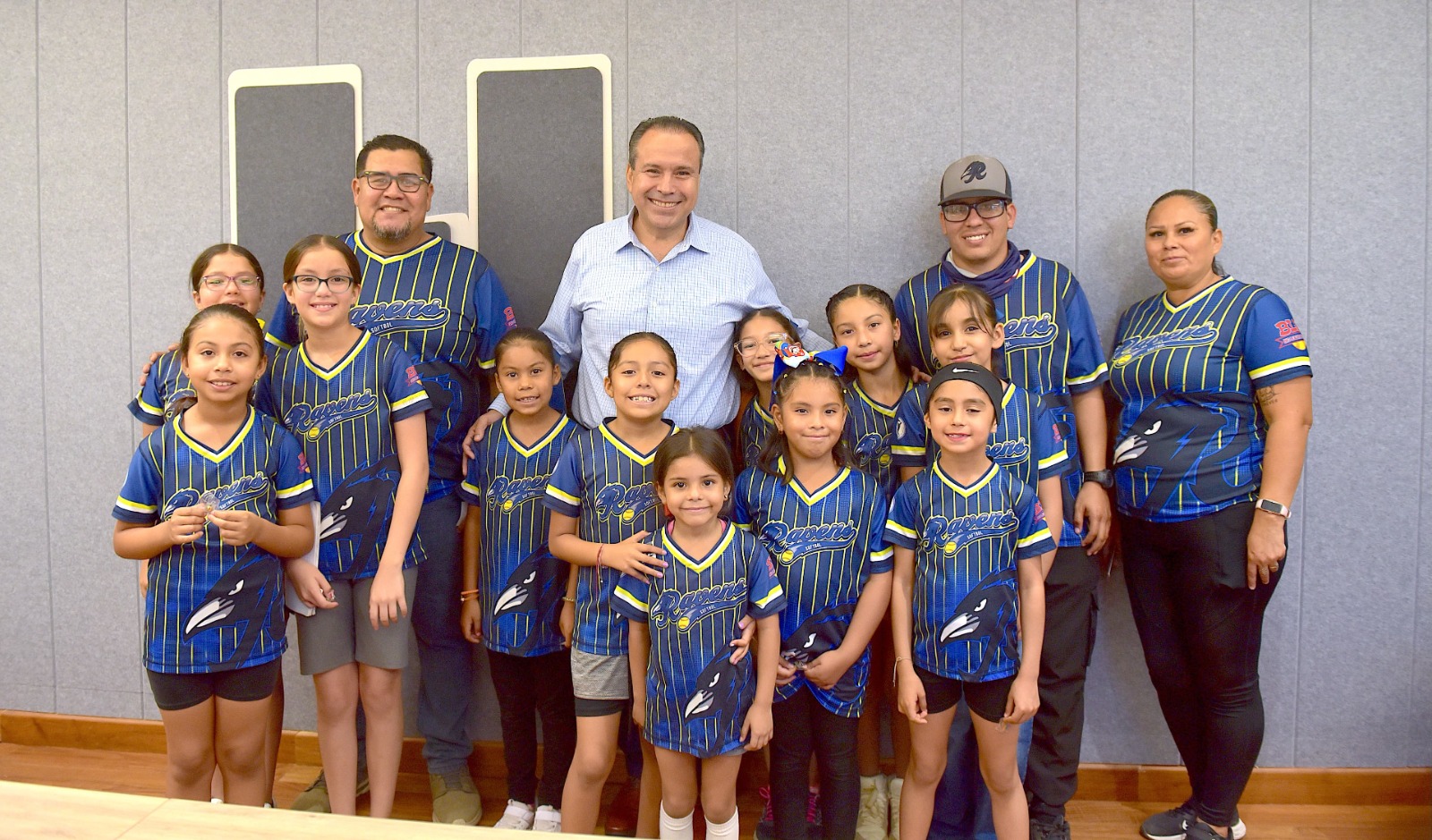 Apoya To&ntilde;o Astiazar&aacute;n a talento deportivo Hermosillense con 47 proyectos 