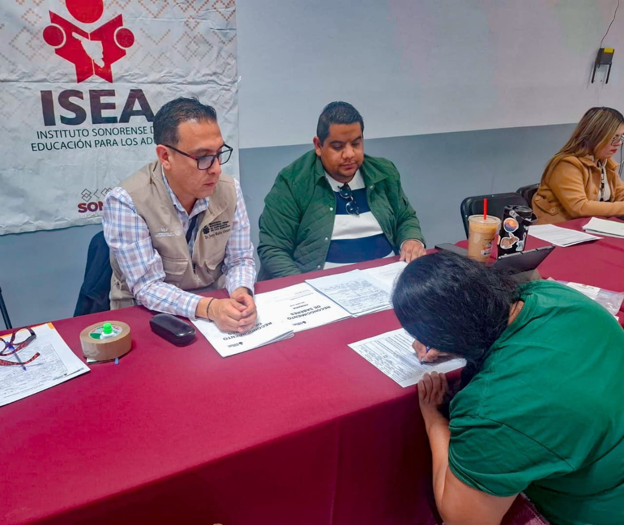 Gobernador Alfonso Durazo garantiza educaci&oacute;n personas migrantes repatriadas de Estados Unidos 