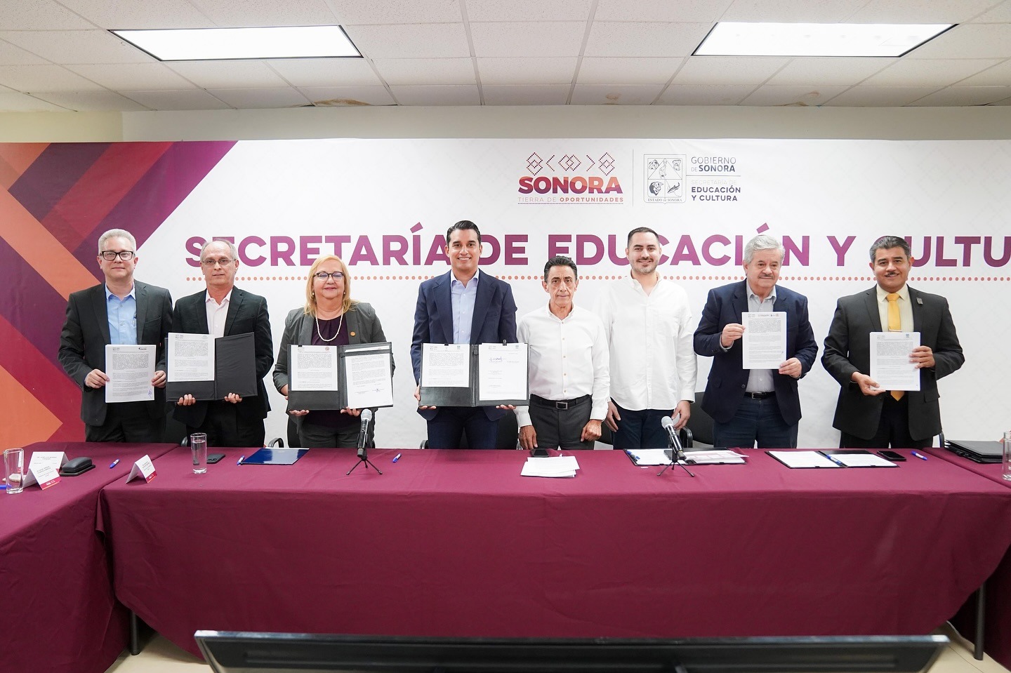 Brinda Gobernador Alfonso Durazo becas de posgrado a servidores p&uacute;blicos de Sonora: Froylan G&aacute;mez Gamboa 