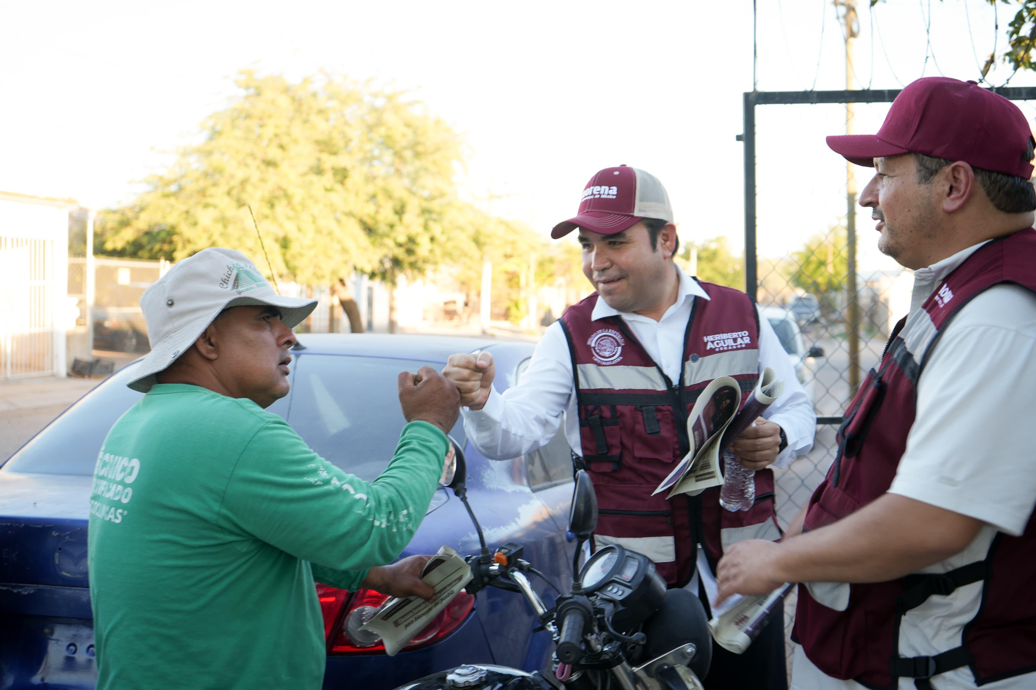 Heriberto Aguilar y Jacobo Mendoza realizaron recorrido por casa por casa en la colonia Las Placitas en Hermosillo, Sonora 