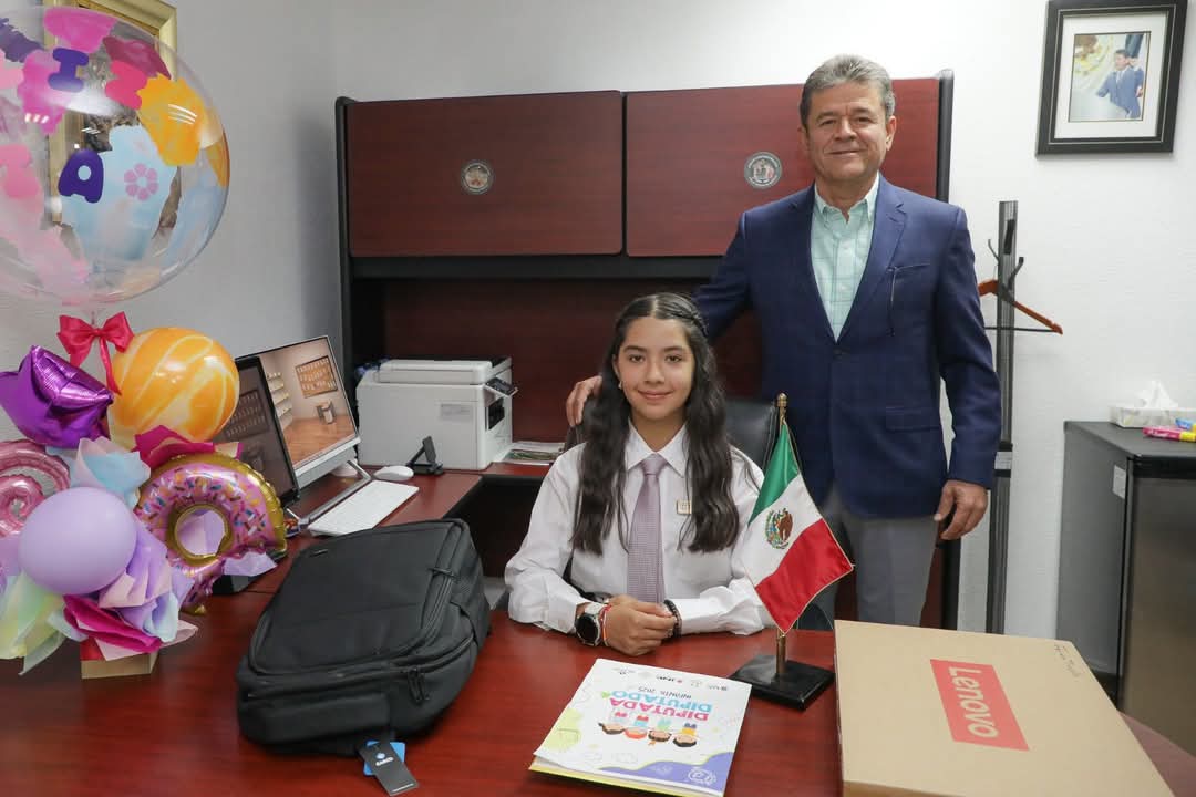 Con orgullo el diputado Ferm&iacute;n Trujillo comparti&oacute; momentos de felicidad con la Diputada Infantil  ivanna Isabela Trujillo Ruiz  de la Estancia, Ejido de Guadalupe  de Ures 