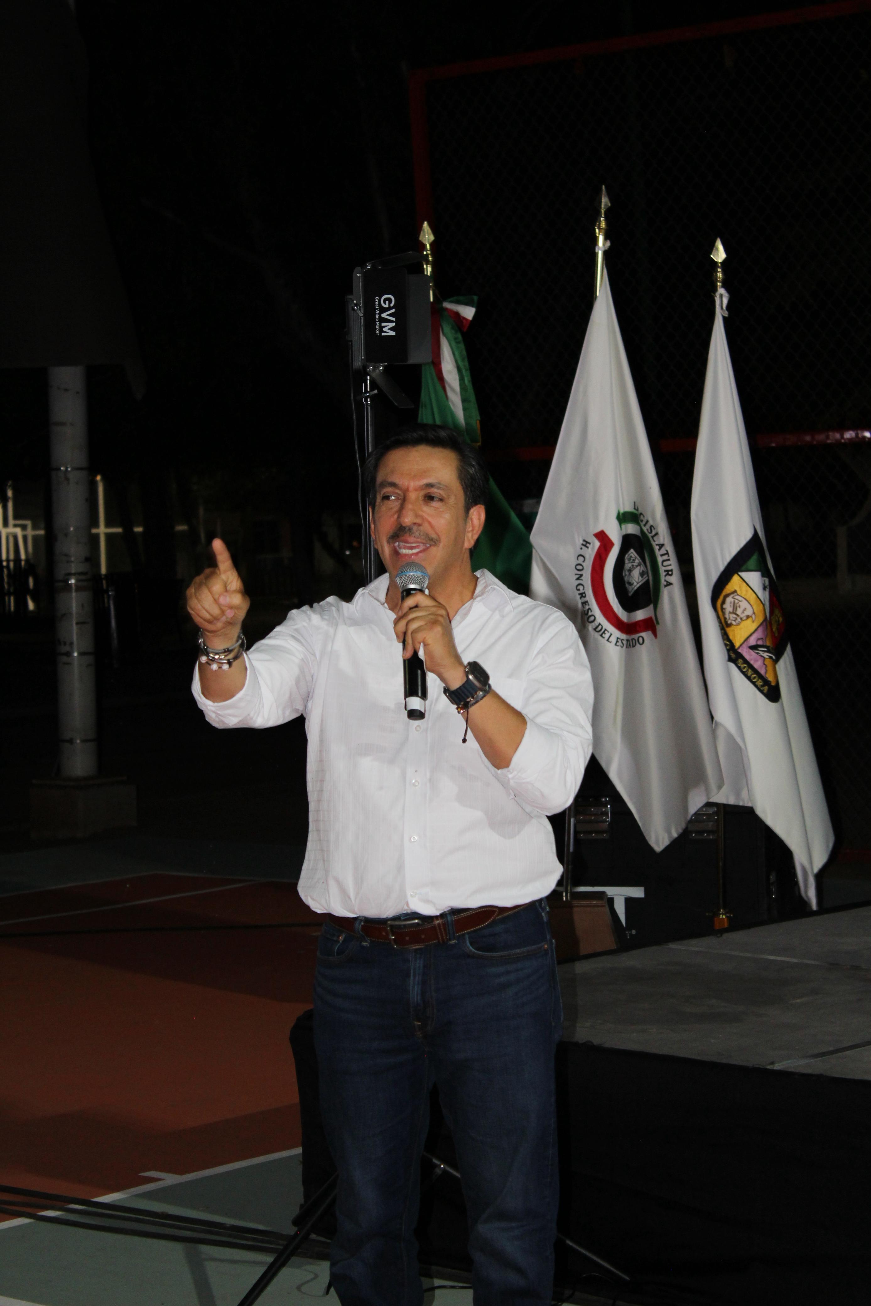 Rindi&oacute; su Primer Informe de Actividades el diputado David Figueroa en el Parque Copacabana de Hermosillo, Sonora 