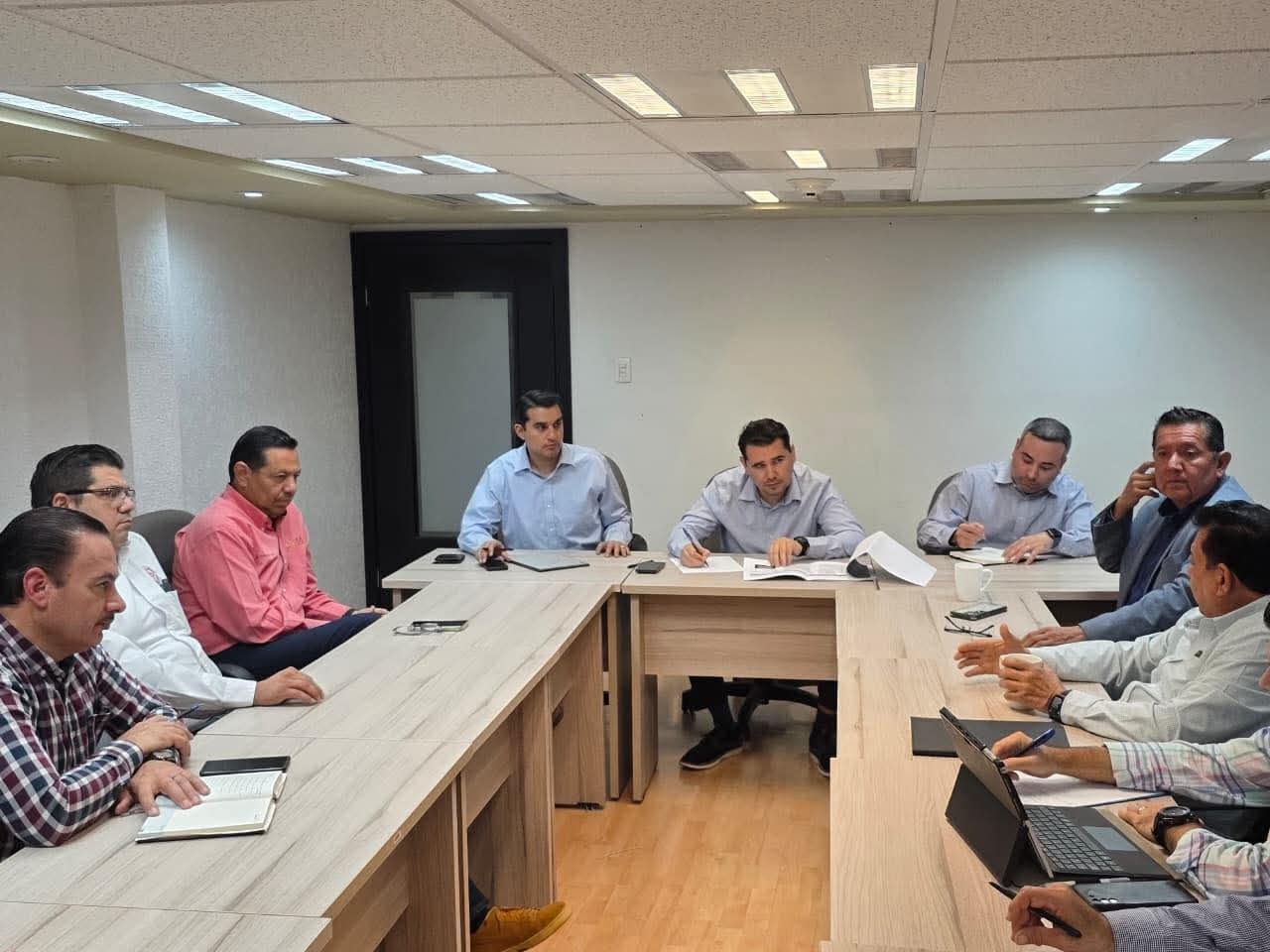 Se reunieron Secci&oacute;n 54 con funcionarios de gobierno para tratar decla educaci&oacute;n 